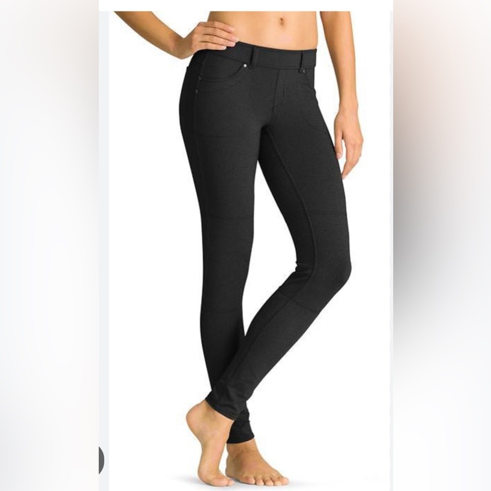 Athleta Betonna Legging w/pockets -Black Med